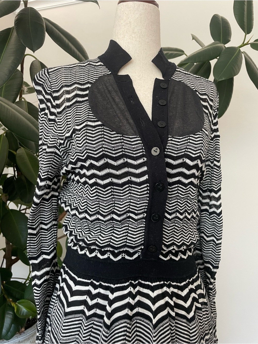 Missoni Black and White Zigzag Long-Sleeve Knit Dress - Picture 3 of 17